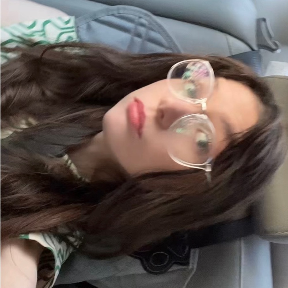 Meet your Posher, Flynn